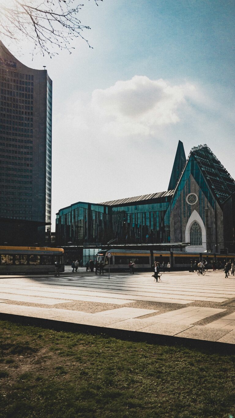 alexander-goldhammer-qPYwqprve7g-unsplash